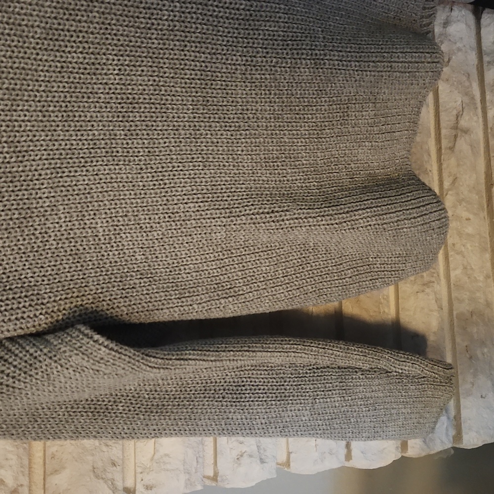 Sweater - Picture 2 of 5